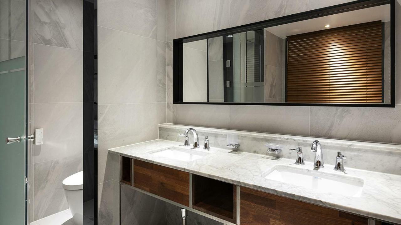 Brown-Dot Hotel Shinho Puszan Kültér fotó