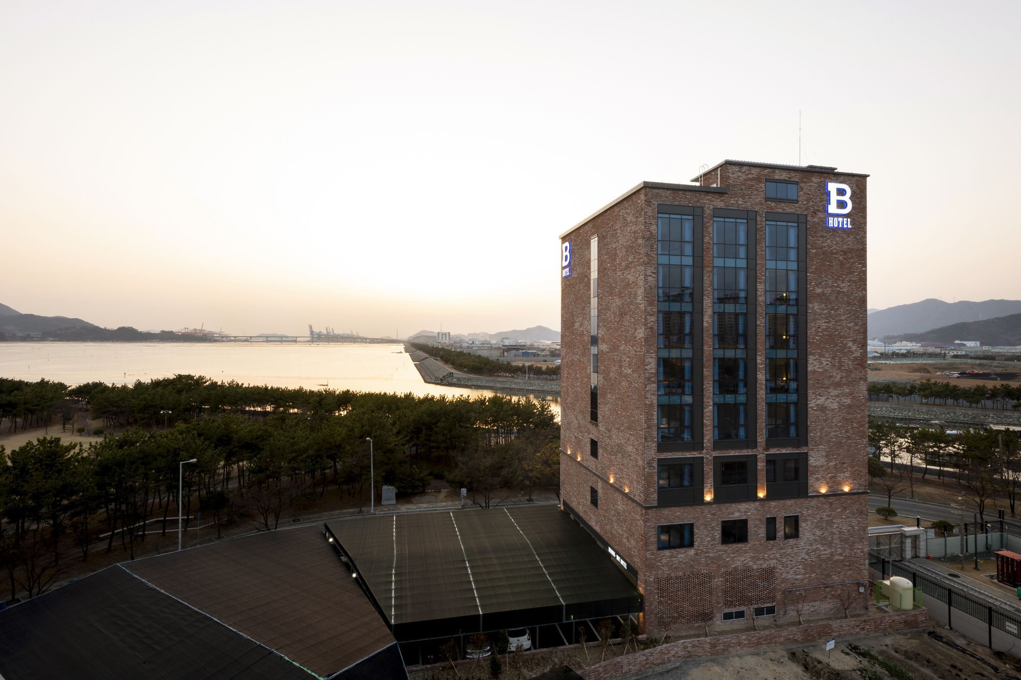Brown-Dot Hotel Shinho Puszan Kültér fotó