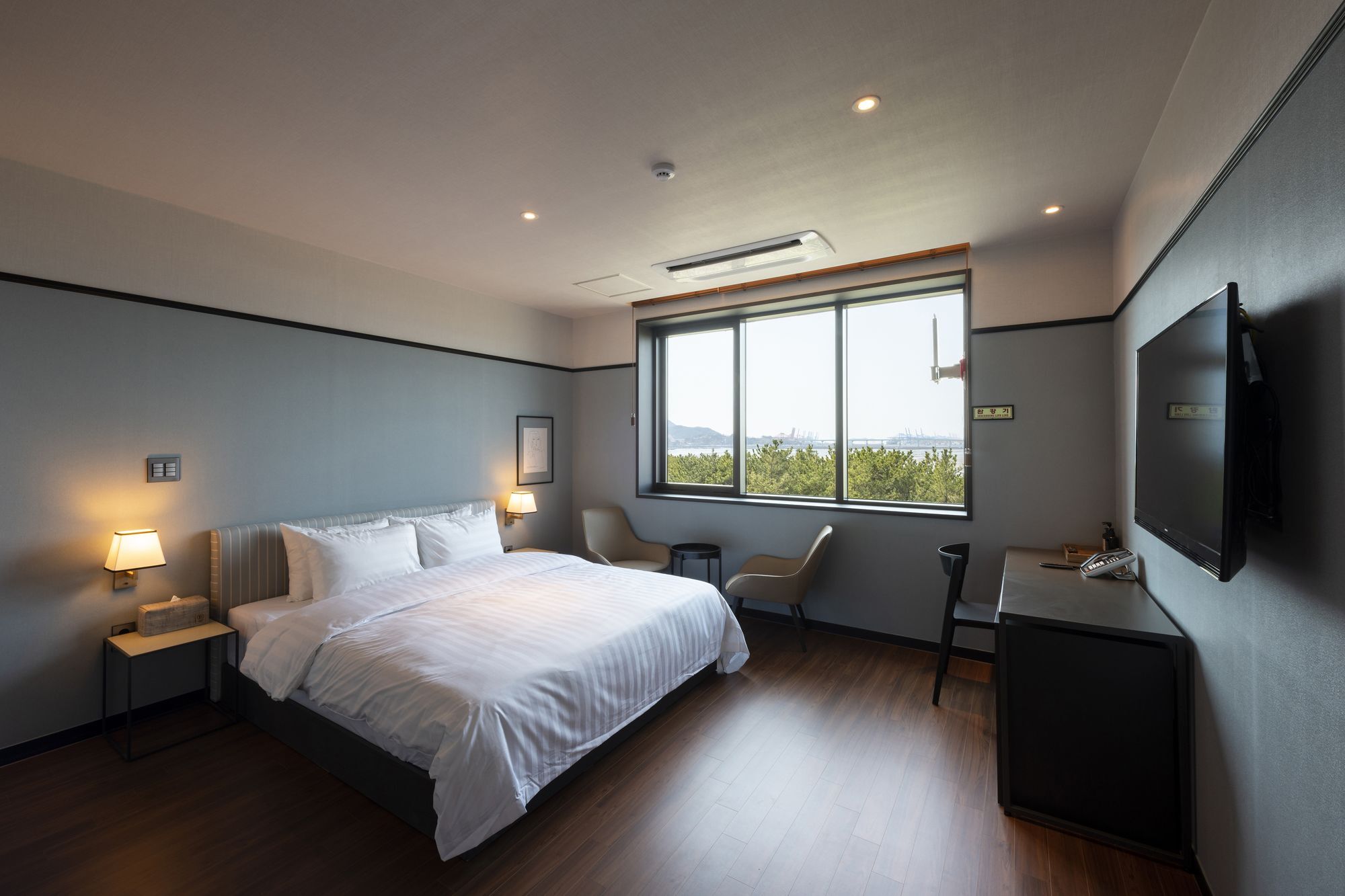 Brown-Dot Hotel Shinho Puszan Kültér fotó