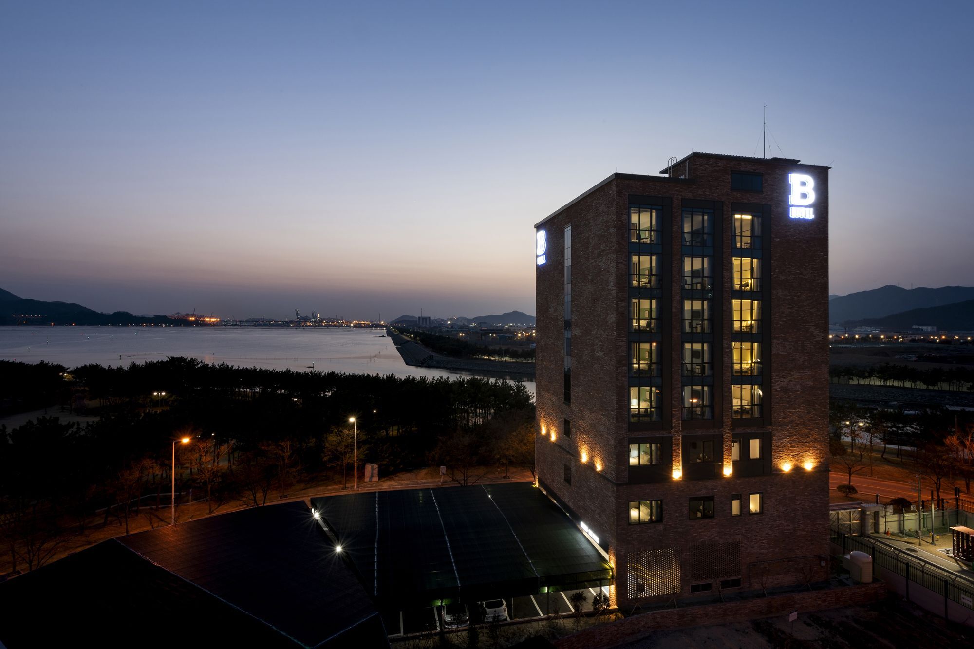 Brown-Dot Hotel Shinho Puszan Kültér fotó